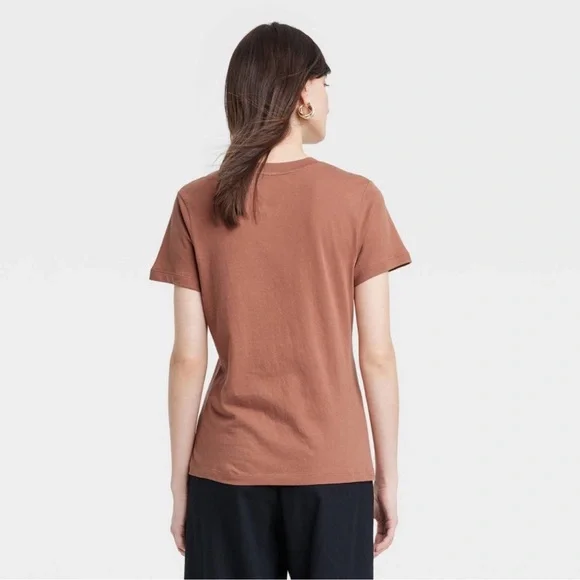 NWT Women's Short Sleeve T-Shirt - A New Day
Brown S - Picture 3 of 5